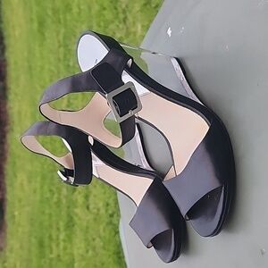 Michael Michael Kors Black leather with Clear-Heel Wedge Size 8.5M